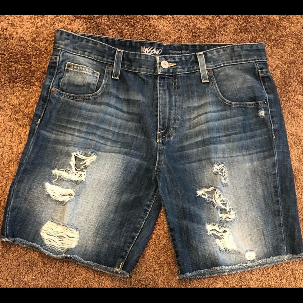 Mossimo Distressed Boyfriend Denim Shorts, size 8